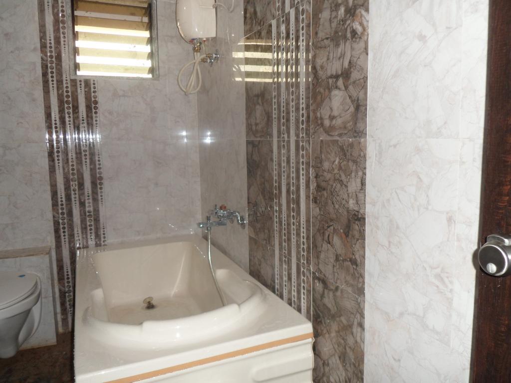 Hotel Canada Palace Batwa Номер фото