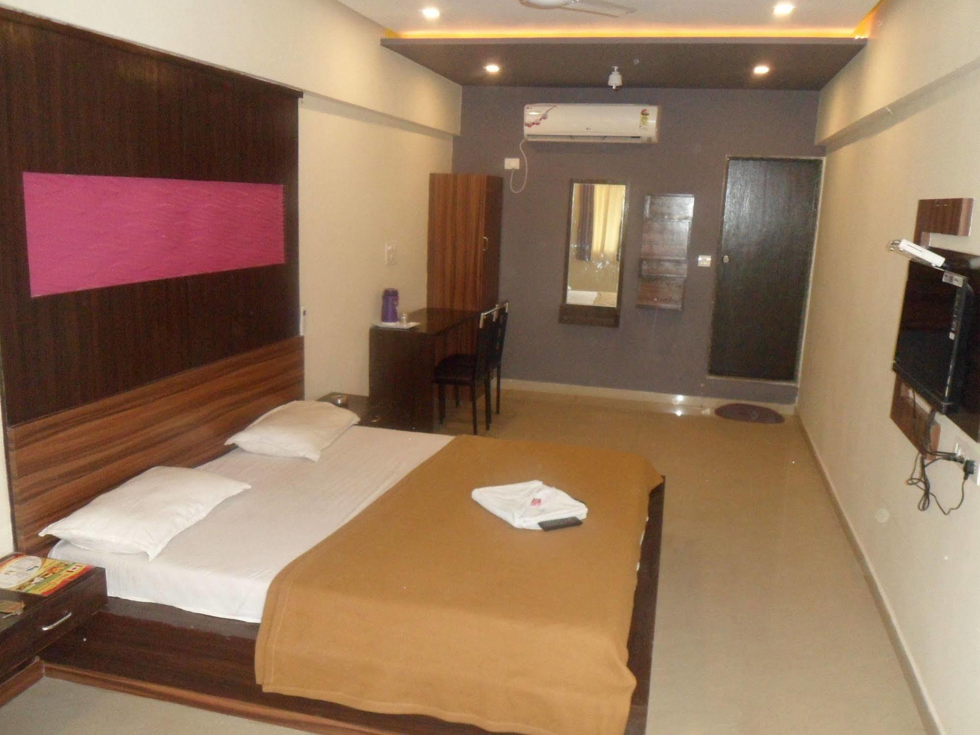Hotel Canada Palace Batwa Екстер'єр фото