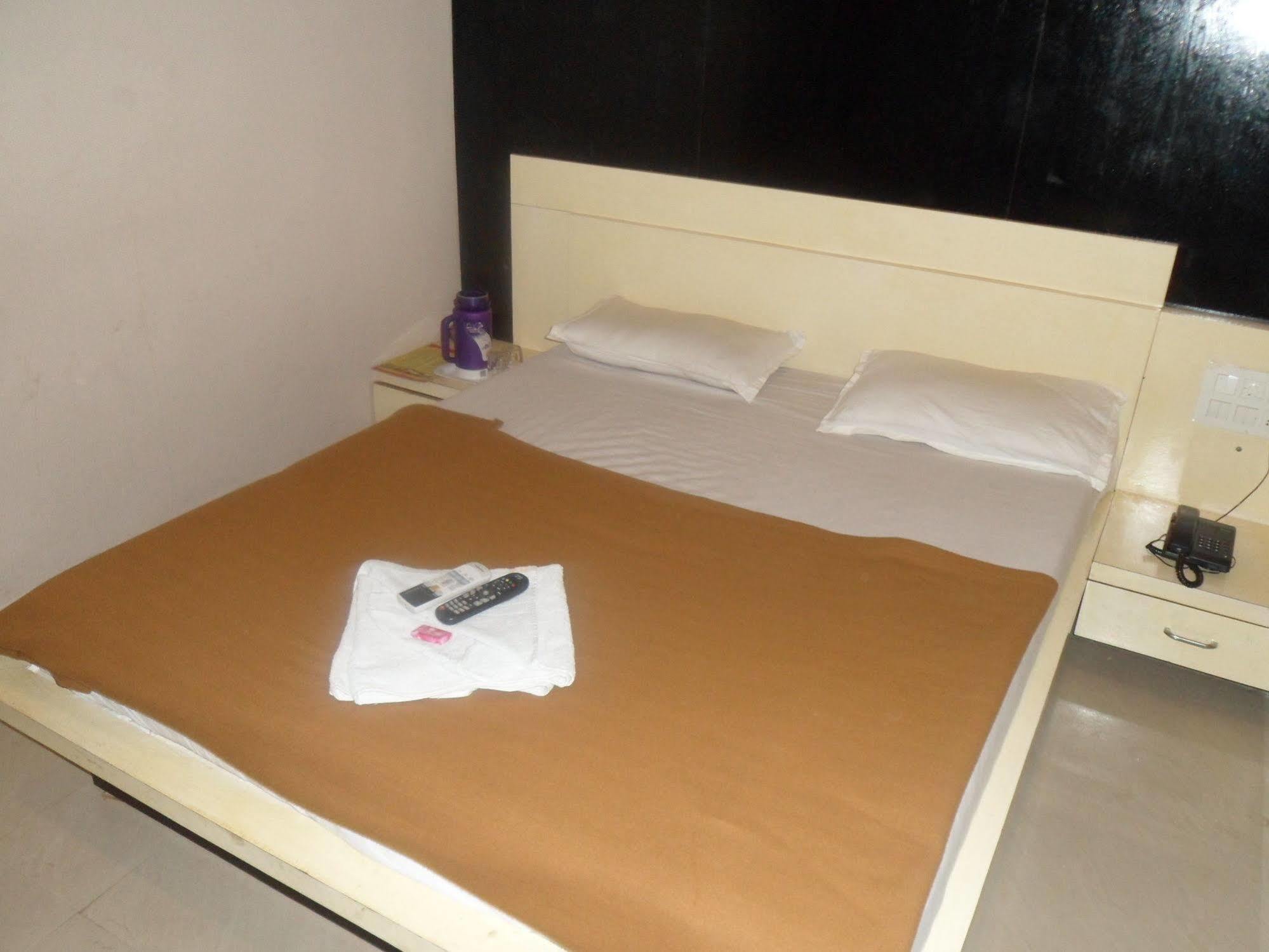 Hotel Canada Palace Batwa Екстер'єр фото