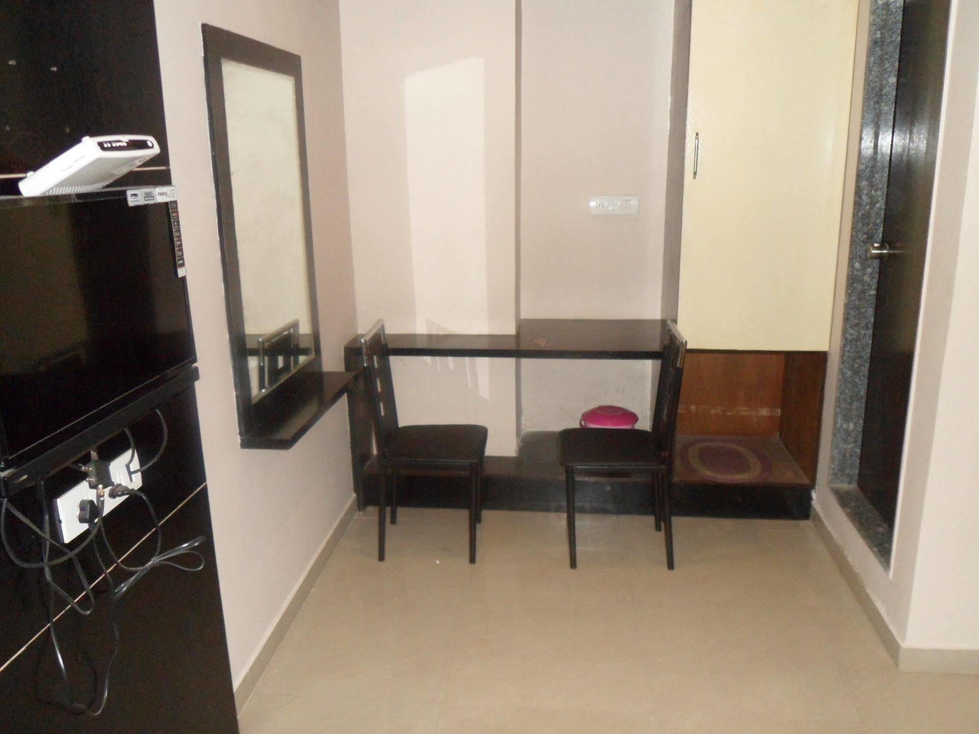 Hotel Canada Palace Batwa Екстер'єр фото